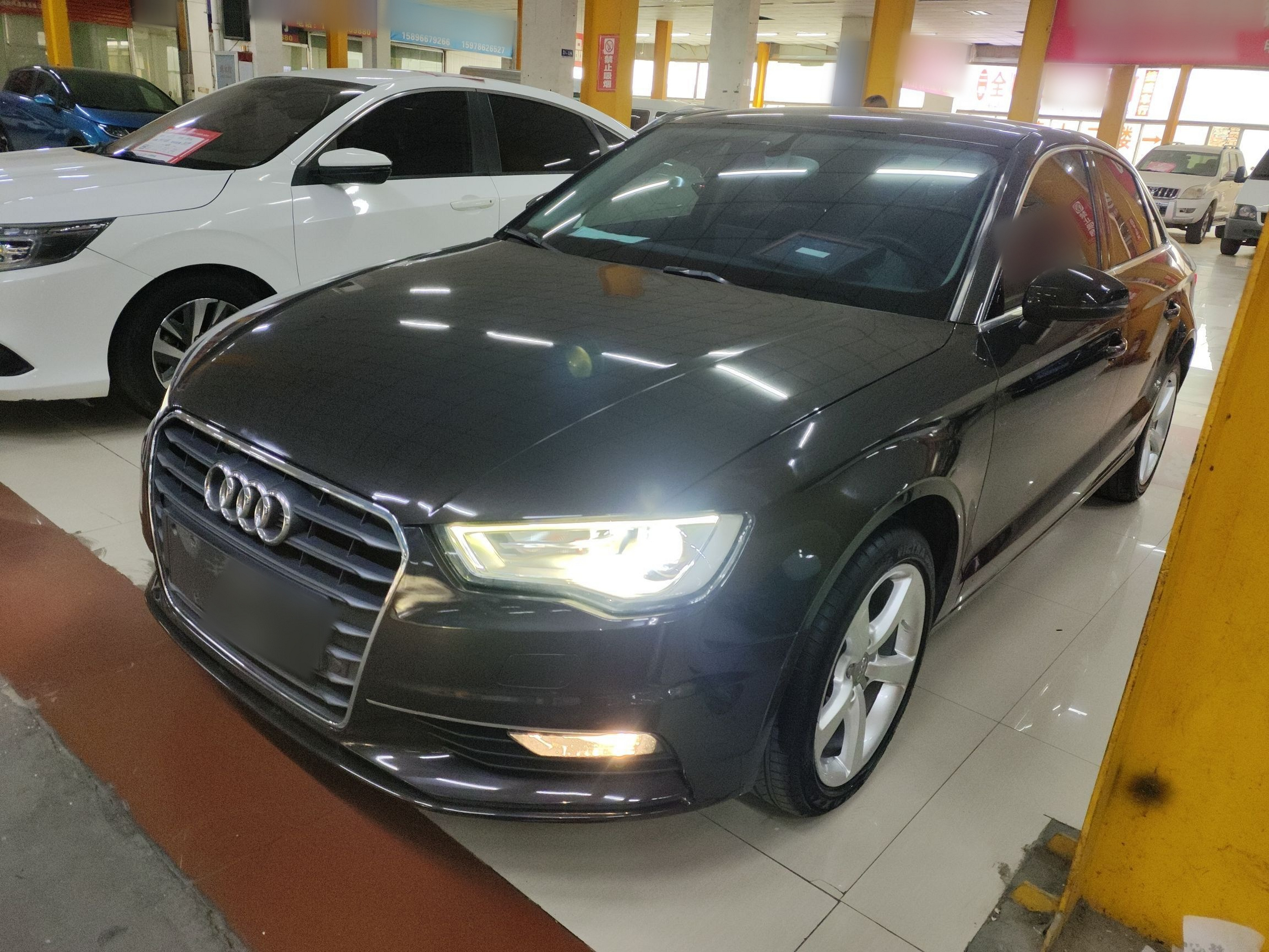 Под передней частью автомобиля