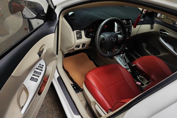 Used Toyota Corolla 2012 Luxurious Edition 1.6L Automatic GL Driver Seat