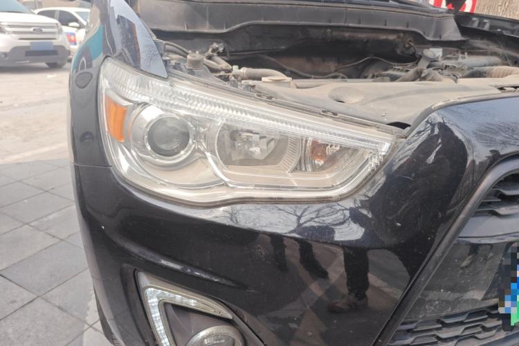 Used Mitsubishi ASX 2013 2.0L CVT Two-Wheel Drive Elite Edition Exterior 6