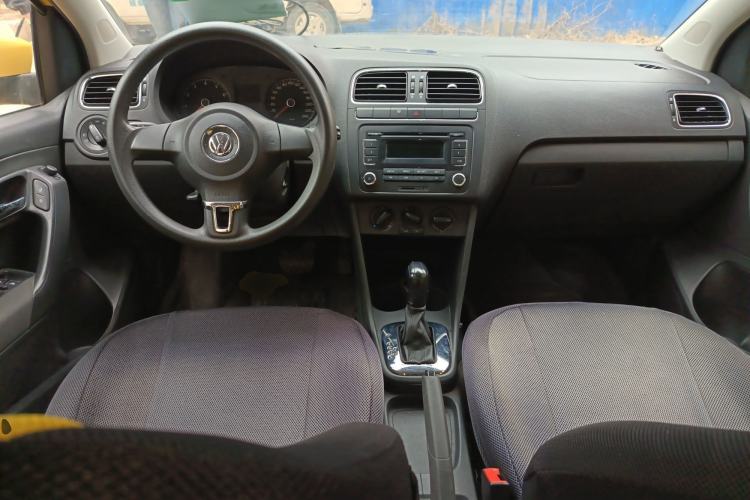 Used Volkswagen Polo 2011 1.4L Automatic ZhiShang Version Center Console