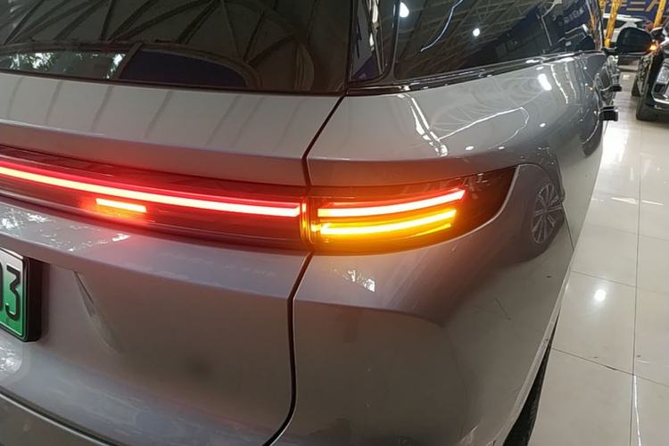 Used Li Auto i8 2025 Model Standard Version
