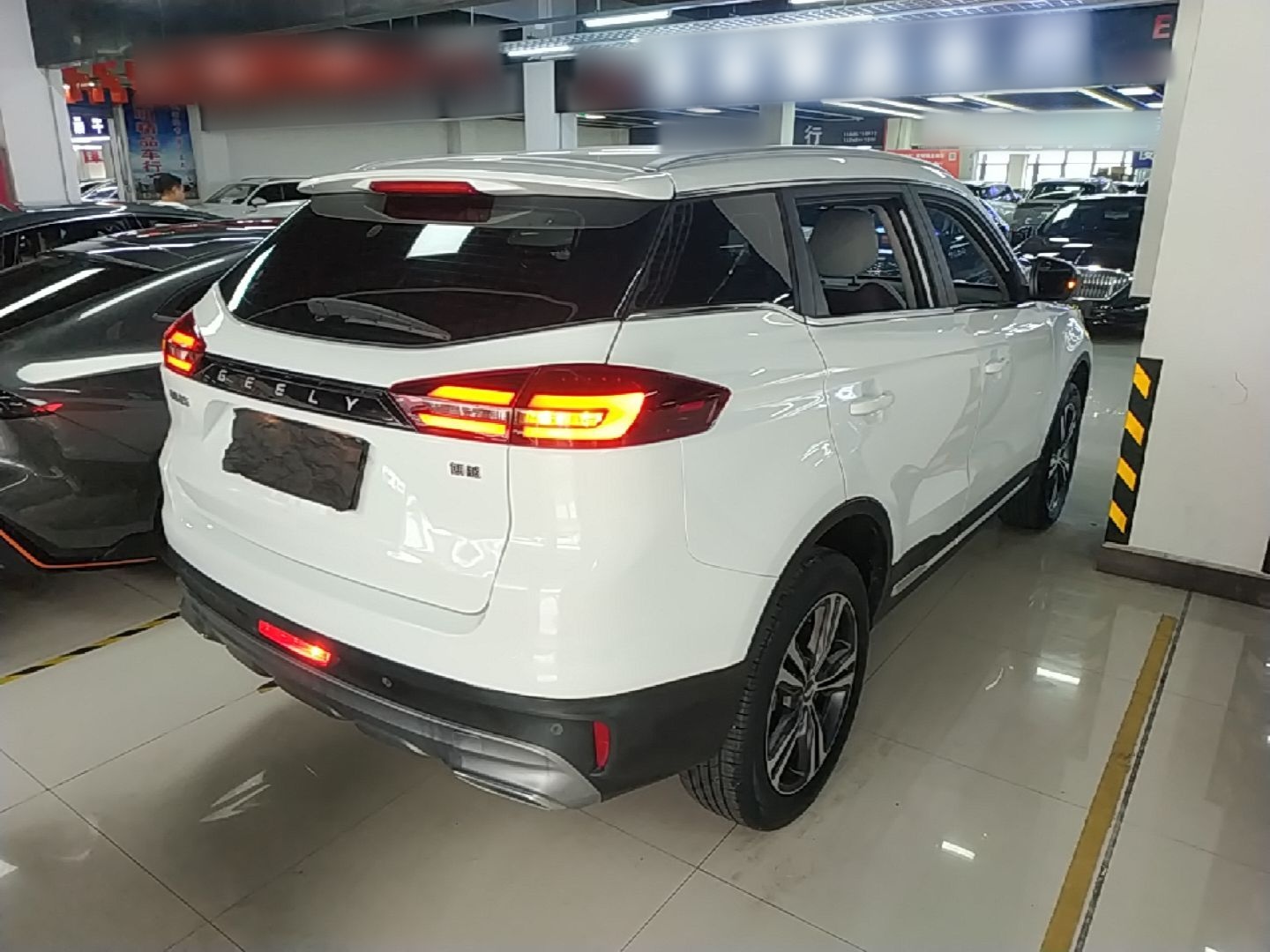 Geely Auto Emgrand X7 Sport 2022 1.8TD DCT Zhiya Trim — снимка 6