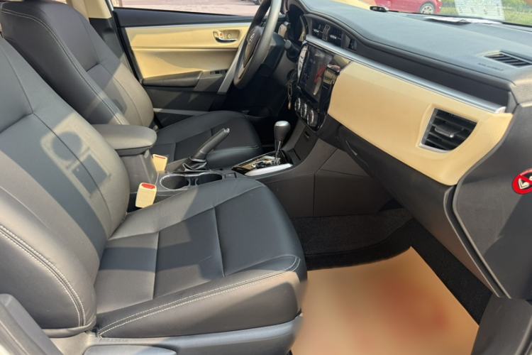 Used Toyota Corolla 2017 1.6L CVT GL Interior 5