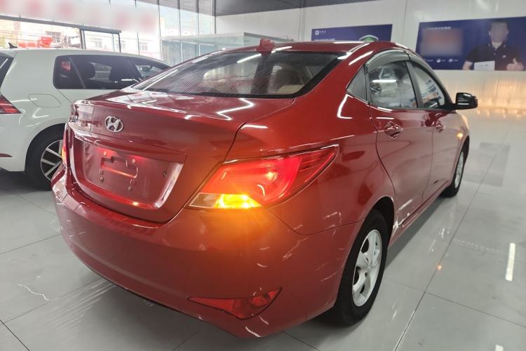 Used Hyundai Verna (older generation) 2016 1.4L Manual Smart GLS Trim Rear Right 45 Deg