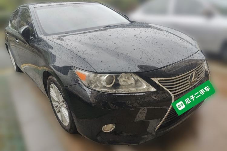 Used Lexus ES 2013 250 Elite Edition Front Right 45 Deg