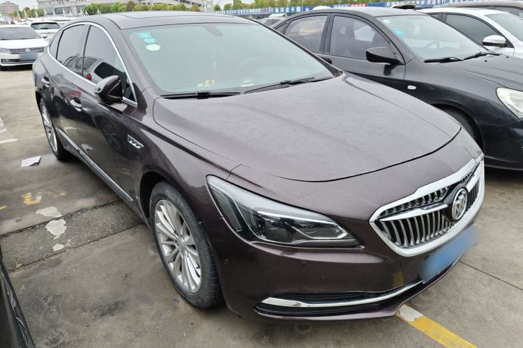 Used Buick LaCrosse 2018 28T Elite Edition Front Right 45 Deg