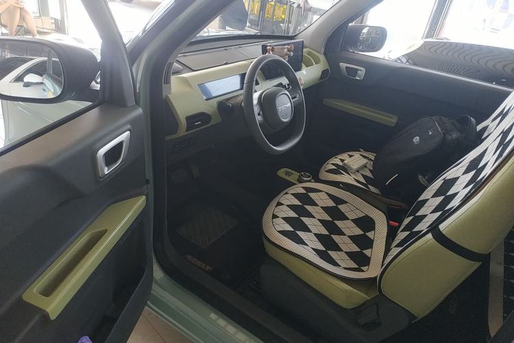 Used Geely Galaxy Panda 2024 Panda Mini 200km Endurance Bear
