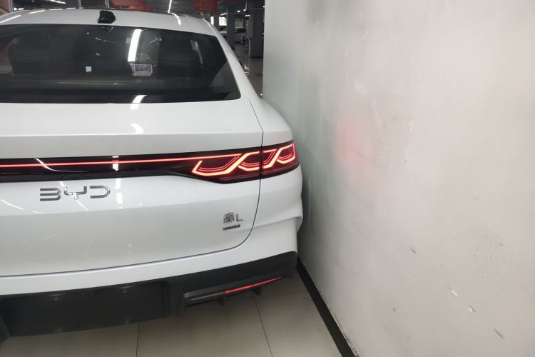 Used BYD Qin L 2025 DM-i Smart Drive 120KM Leading Model