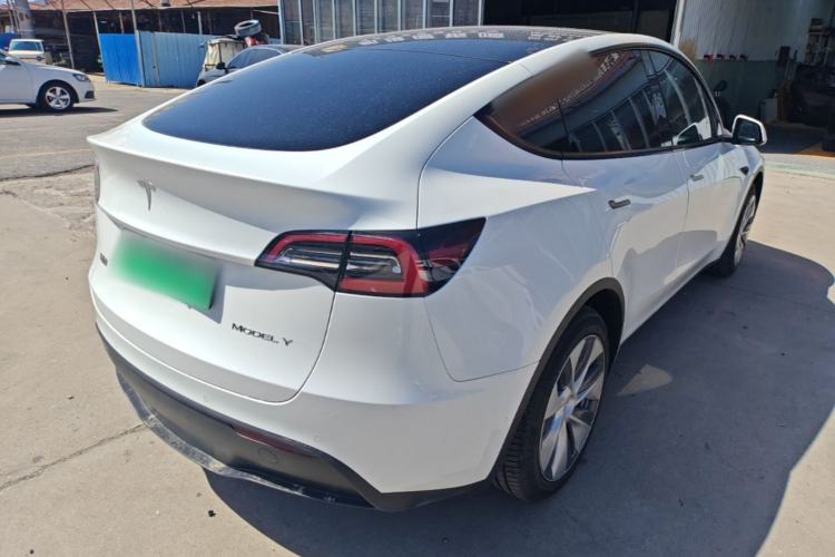 Used Tesla Model Y 2022 Long-Range All-Wheel-Drive Version