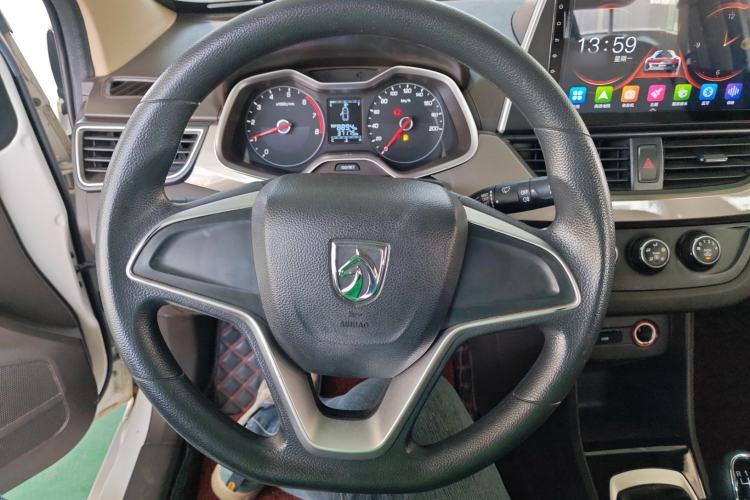 Used Baojun 310W 2017 1.5L Manual Comfort Version China VI Emission Standard
