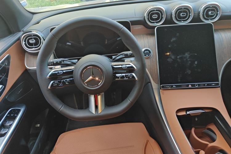 Used Mercedes-Benz GLC 2025 Refreshed GLC 300 L 4MATIC Dynamic Version 5 Seats