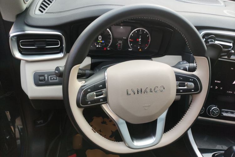 Used Lynk & Co 01 2019 2.0T Two-Wheel Drive Zhaopu Version China VI Standard
