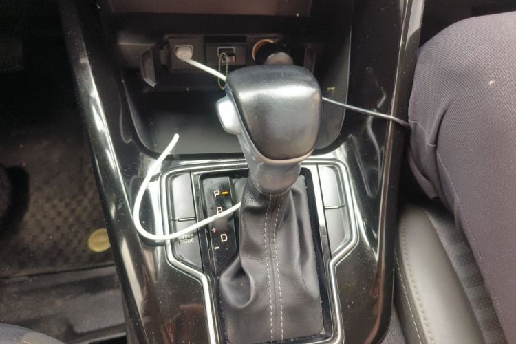 Used Kia Sportage R 2019 2.0L Automatic Smart Luxury Edition Gear Lever