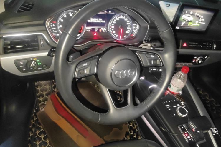 Used Audi A5 2019 Coupe 40 TFSI Fashion Edition China V Emission Standard Steering Wheel