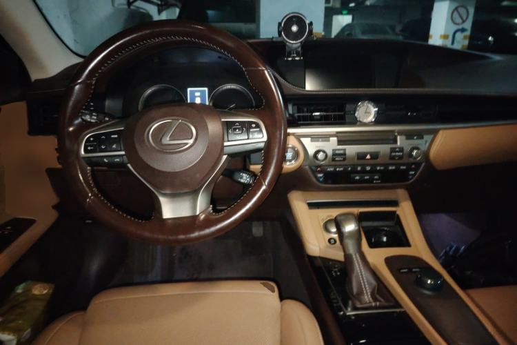 Used Lexus ES 2015 200 Elite Edition
