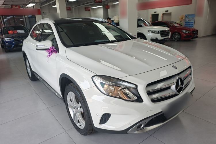 Used Mercedes-Benz GLA 2016 GLA 200 Sport Edition Front Right 45 Deg