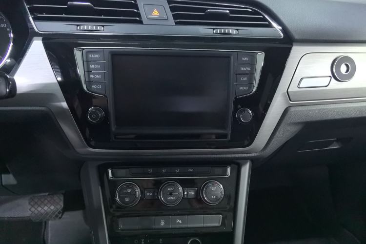 Used Volkswagen Touran 2018 Volkswagen Touran L 280TSI DSG Boundary Edition 7 Seats China VI Standard Interior 6