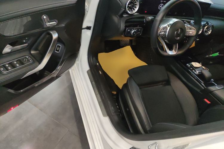 Used Mercedes-Benz A-Class 2022 Revised Version A 200 L Sport Sedan Fashionable Style Driver Seat