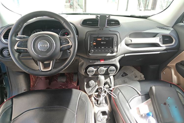 Used Jeep Renegade 2016 2.0L Automatic Four-Wheel Drive 75th Anniversary Tribute Edition Center Console