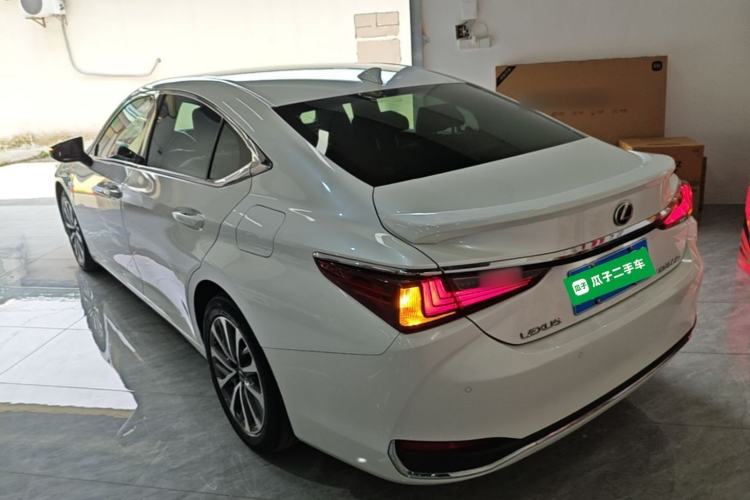 Used Lexus ES 2022 300h Excellence Edition