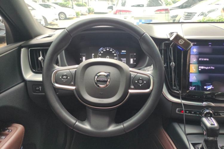 Used Volvo XC60 2021 T5 4x4 Smart Luxury Edition