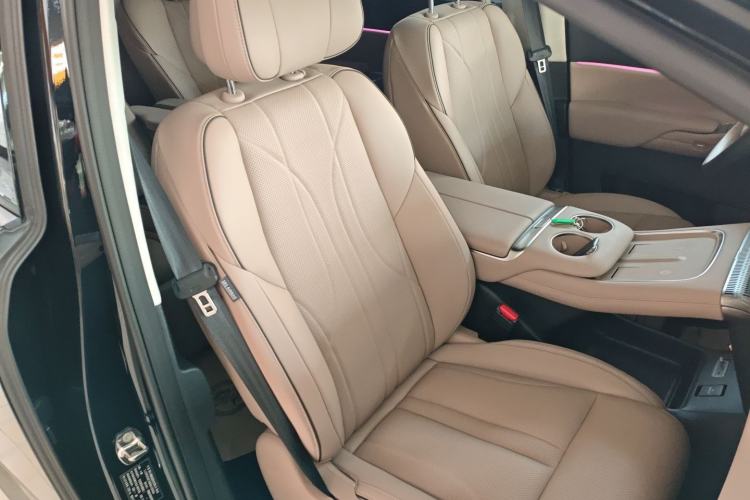 Used XPeng X9 2024 702 Ultra-Long Range Pro
