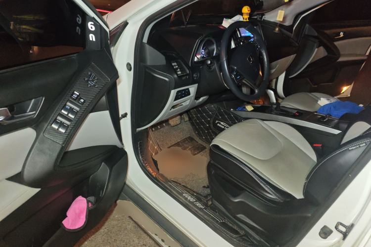 Used Luxgen U6 SUV 2014 2.0T ZhiZun Model