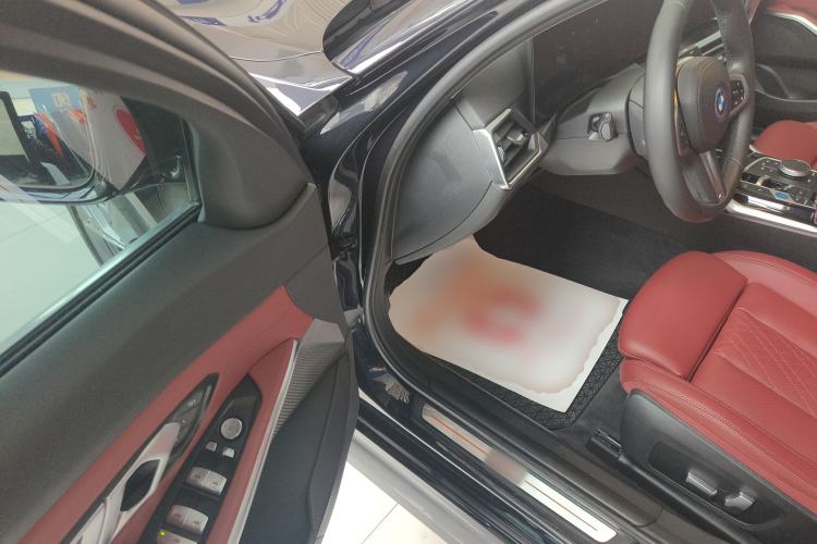 Used BMW i3 2022 eDrive 35 L
