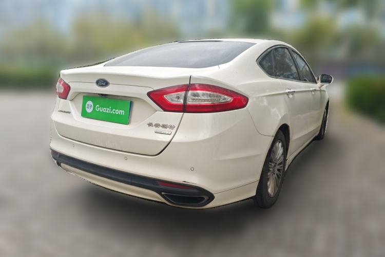 Used Ford Mondeo 2013 2.0L GTDi 200 Luxury Model Rear Right 45 Deg