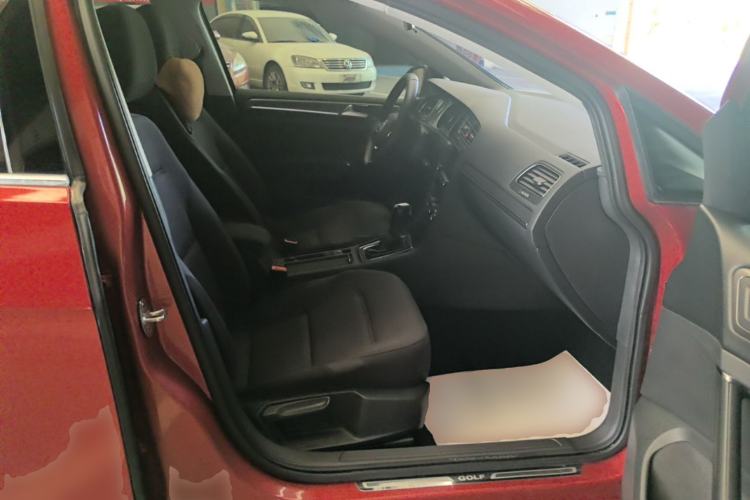 Used Volkswagen Golf 2017 230TSI Automatic Comfort Edition – Celebrating Milestone of One Million Units
