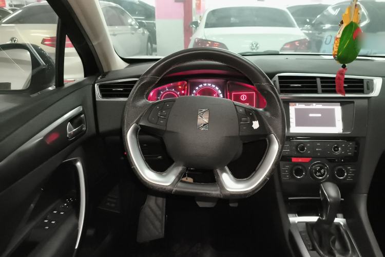 Used DS 6 2016 1.6T Luxury Edition THP160