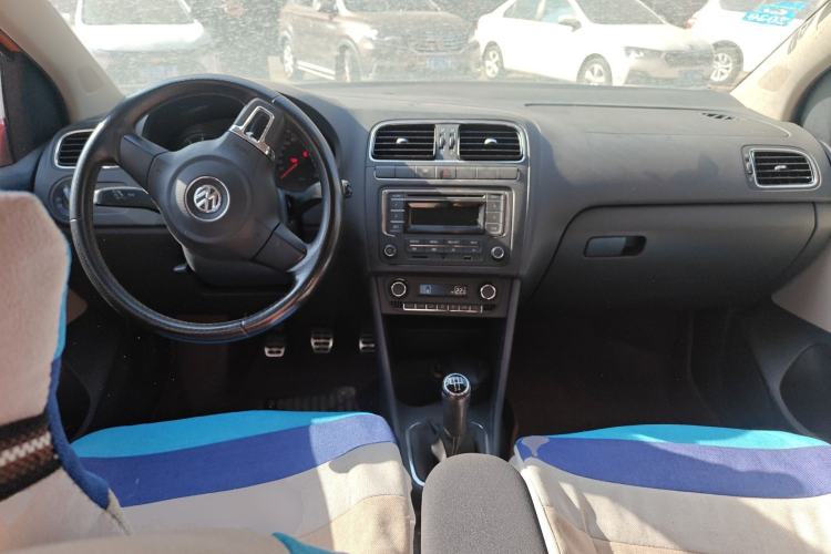 Used Volkswagen Polo 2012 1.6L Cross Polo MT
