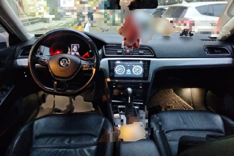 Used Volkswagen Lamando 2015 280TSI DSG Comfort Edition Center Console