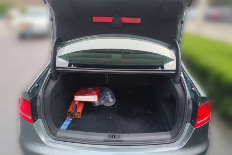 Used Audi A4L 2012 2.0 TFSI automatic Comfort trim level