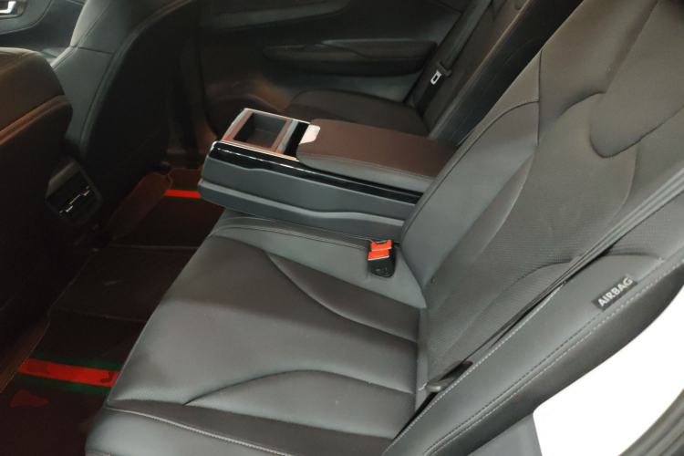 Used Hongqi E-QM5 2021 Online Booking Charging Basic Edition 5 Seats
