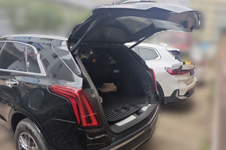 Used Cadillac XT5 2020 28T Luxury Version Trunk