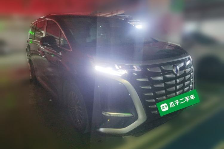 Used Denza D9 2022 DM-i 970 Four-Wheel Drive Prestige Model
