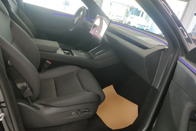 Used Tesla Model Y L 2025 Model Long-Range All-Wheel-Drive Version