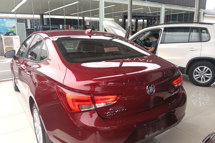 Used Buick Verano 2018 Sedan 20T Dual-Clutch Leading Model Exterior 2