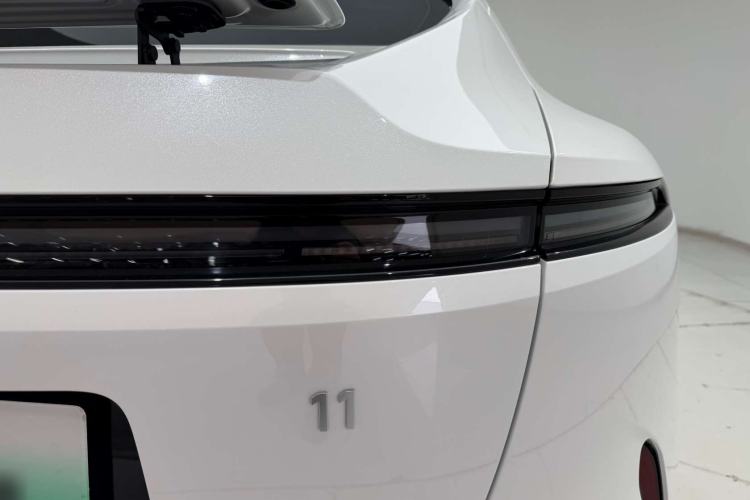 Used Avatr 11 2025 Year Updated Max Extended-Range Version Exterior 6