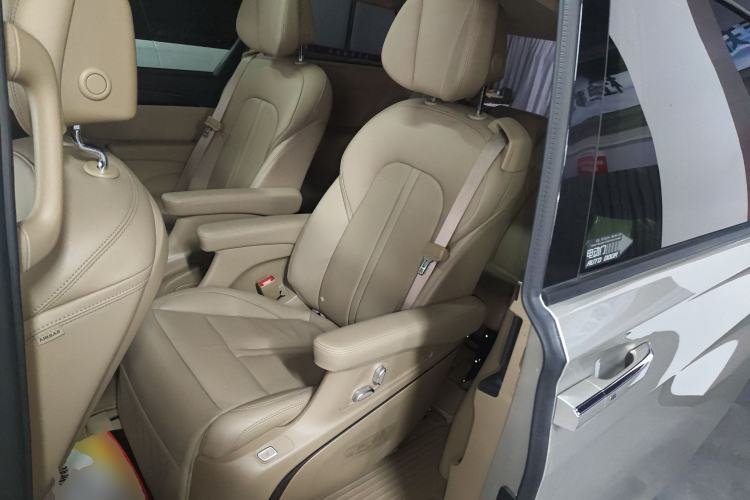 Used Buick GL8 2021 ES Landtrek 653T Luxury Model Interior 4