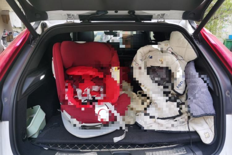 Used Cadillac XT4 2018 28T Two-Wheel-Drive Luxury Model Trunk