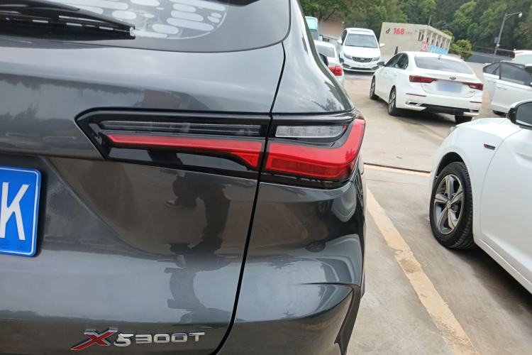 Used CHANGAN OSHAN X5 2021 1.5T DCT Flagship Edition Right Rear Taillight