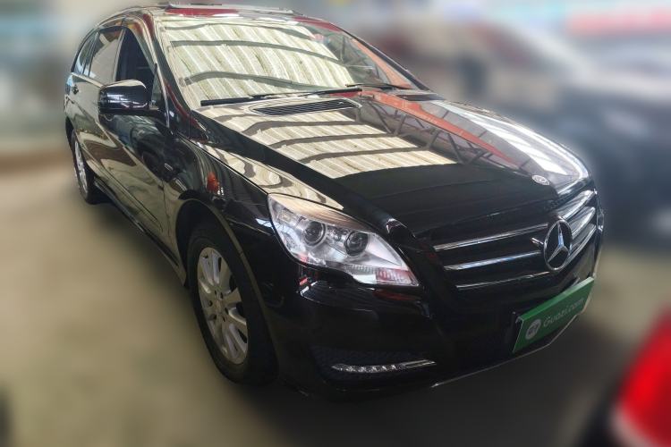 Used Mercedes-Benz R-Class 2017 R 320 4MATIC Business Edition Prestige Model Front Right 45 Deg