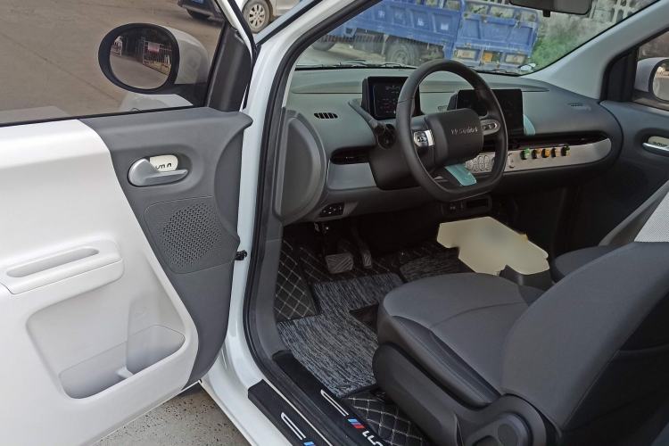 Used CHANGAN NEVO Lumin 2023 301km Honey Dew Edition Interior 2