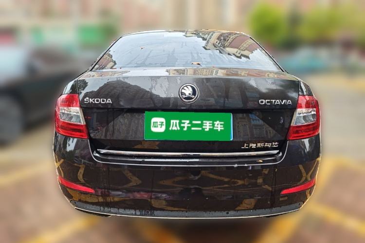 Used Skoda Octavia 2016 1.6L Manual Smart Drive Version Rear