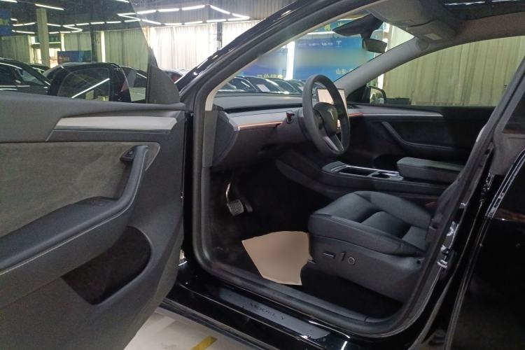 Used Tesla Model Y 2023 Rear-Wheel-Drive Version