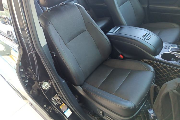 Used Toyota Highlander 2018 2.0T Four-Wheel Drive Luxury Version 7 Seats China VI Standard Right Front Seat