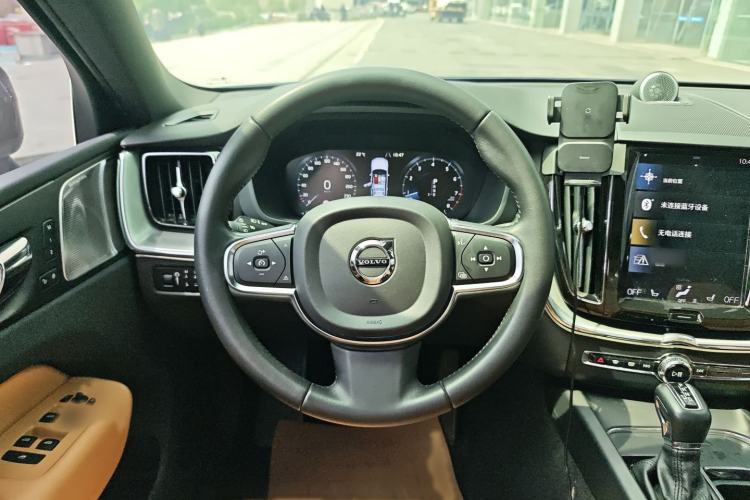 Used Volvo XC60 2019 T5 4x4 Smart Edition China V Standard Steering Wheel