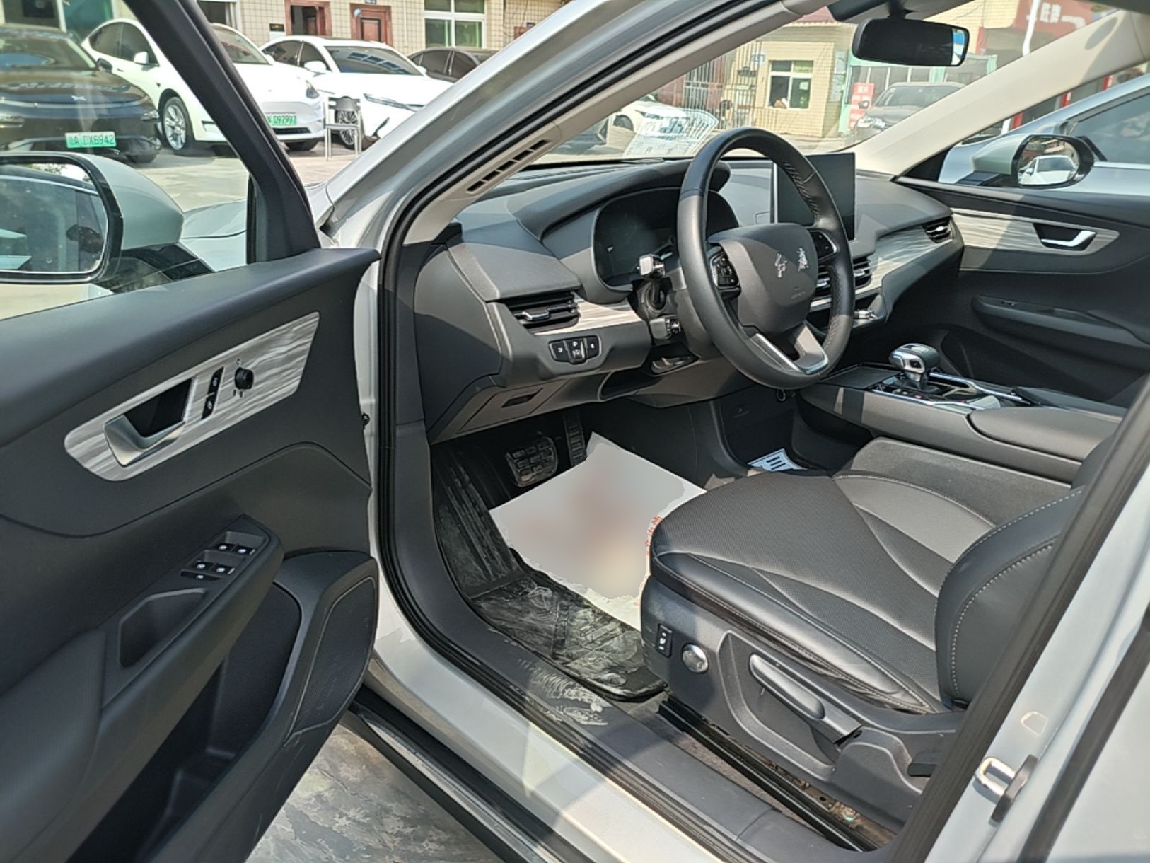 Hongqi E-QM5 2023 620km PLUS — снимка 18
